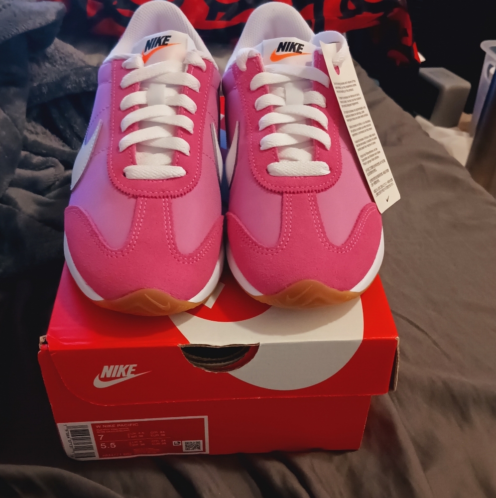 Women's Nike Pacific Playful Pink Sneakers Sz 7 New In box